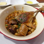 ビストロ ダイア - 鴨のコンフィと自家製ソーセージ、砂肝のカスレ