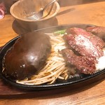 1ポンドのステーキハンバーグ タケル - 