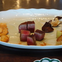 室 - ◆後ろ二切れが追加のお肉。主人に多めにして頂きましたので、実際はもう少し量があります。 金針菜も付きますが、お写真撮り忘れました。m(__)m