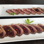 かぶらや - 上が炙り鴨、下が炙り鴨たたき。