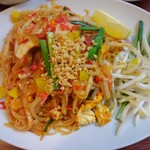 サバイチャイ タイ料理 - □パッタイ□をアップで。