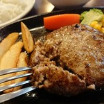 ハンバーグ・ステーキ宮崎亭 - ふんわり、肉本来の柔らかなうまさ。