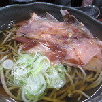 そば くら富 - かけそば　削りたて本枯節トッピング