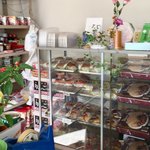 古川屋 - 既製品のパンや、調味料も売ってました…