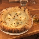 quarto - 4種のチーズpizza1600円