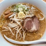 八乃木 - みそラーメン
            別角度