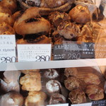 ベーカリー ブレッド ＆ グラス - 魅惑のショーケース（右ｚ９です。