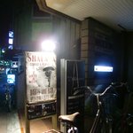 BAR シャララ41 - ビル1Fの看板