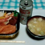 大漁丼家 - １番の大漁とエチゴビール