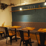 夜パフェ専門店パフェテリア　ベル - 店内