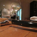 munakata cuisine ishida - ラギオールとワインと水とその奥にマダム