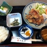 味処赤とんぼ - ☆カリッと揚げたての"からあげ定食(¥800)"☆