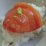 にしざわ食堂 - こちらは中トロでしょうか口の中で溶けていきます
