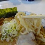 「エソ煮干し」デフォは太麺です