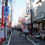 日高屋 - ウルトラマン商店街にあります