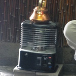 うなぎ今井 - 暖房は石油ストーブ