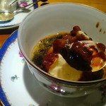 かふぇ おか がれーじ - 見えますか！？液体の珈琲が固まって珈琲ゼリーになりました。小豆､和三盆､バニラアイスと共に頂きます♡