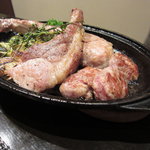 レストラン バカール - 骨付きイベリコ豚のロースト　ミニハンバーグを添えて１