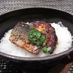 レストラン バカール - イワシとフォアグラの鉄鍋炊きあげご飯