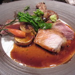 レストラン バカール - 骨付きイベリコ豚のロースト　ミニハンバーグを添えて２