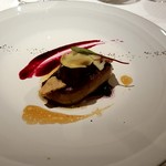 前菜② LE FOIE-GRAS フォアグラのプランシャ焼き 和栗の渋皮煮とカシスのコンフィチュールと和栗のチップを添えて:+1,200円