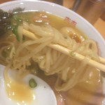 はまんど - 麺は平打ち麺