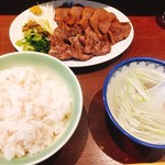 Gyuutan Ippuku - 牛たん焼き・牛たん角煮（スライス）Mix(A)定食  1050円