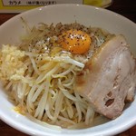 麺処 マゼル - まぜそば塩（麺200ｇ）700円
      ニンニク、チーズ、アブラ、カラメ増し
