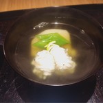 馳走 とし藤 - 鱧と蕪のお吸い物