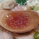 特製醤油らあめん③：スープ