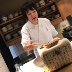 はらまさ - カニを焼く親方