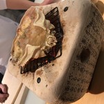 はらまさ - カニの甲羅酒を制作中