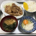 みたけ食堂 - 半ライス（200円）、みそ汁（100円）、生姜焼き（350円）、月見（210円） 2017.12