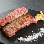 Ozaki Gyuu Maru Koya - 他の焼肉店にはない厚いお肉はいかがですか？