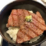 煮干し中華そば一燈 - 佐久間の座布団丼