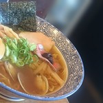 芳醇醤油そば 900円