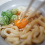 中井屋 - 卵を混ぜ混ぜ