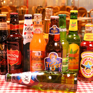 We are confident in our product selection! Extensive lineup of approximately 60 beers from around the world★