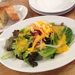 青いナポリ - にんじんドレッシングのサラダ