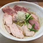 熟成塩鷄そば(750円)鷄チャーシュー増