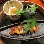 馳走なかむら - 八寸 イサキ照り焼き、ふきのキャラ煮、玉子蒲鉾、引きあげ湯葉と雲丹、海素麺、笹寿司の中身は、大徳寺麩寿司