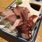 居酒屋 ニューエビスノ - 寒ぶりのお造り♪背と腹を注文♪鯛足して盛り合わせねって頼みました＼(^o^)／蛸が来た！笑