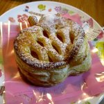 パティスリー アル - リンゴ型のアップルパイ！