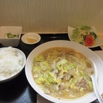 BOUNO参丁目 - 暫く待つとこの日の日替わり定食８８０円の完成です。