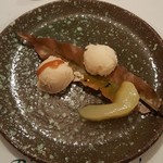 ビストロ・ド・セレーネ - 栗のアイス・リンゴコンポート