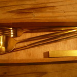 ゴールドなスプーンとフォークとお箸