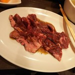 黒毛和牛焼肉 白か黒 - 