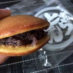 鶴子屋 - どら焼き108円