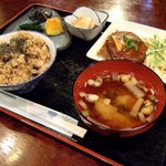 Shindofuji - 大豆タンパクをつかったハンバーグ定食