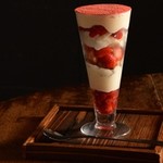 [新菜单] 草莓马斯卡彭巴菲冰淇淋